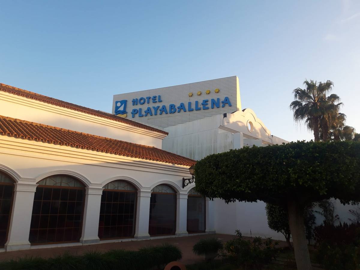 FOTOS: Así es el hotel PlayaBallena que ha comprado Amancio Ortega en Rota