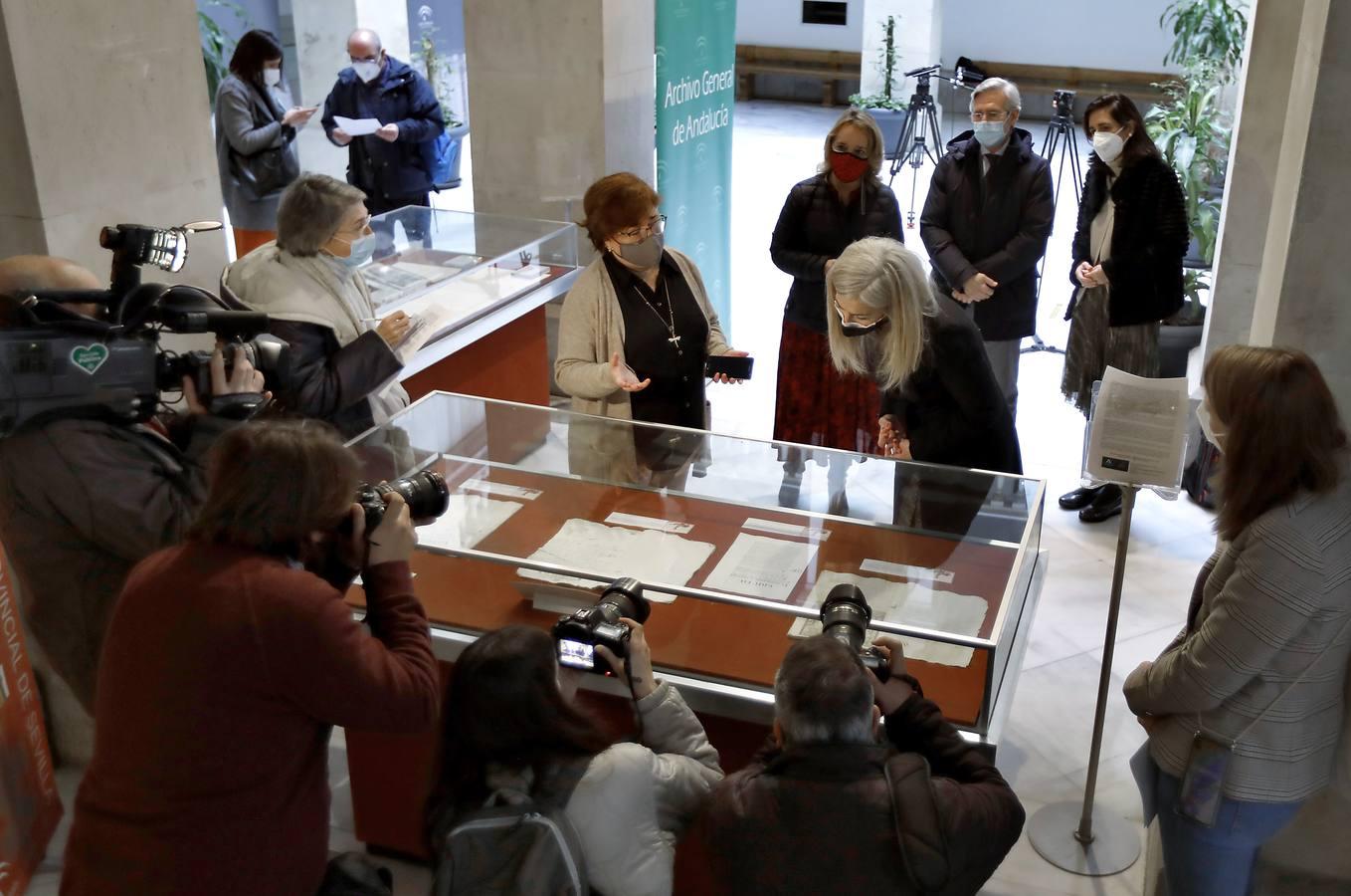 En imágenes, inauguración de la muestra «Documentos para la esperanza» en Sevilla