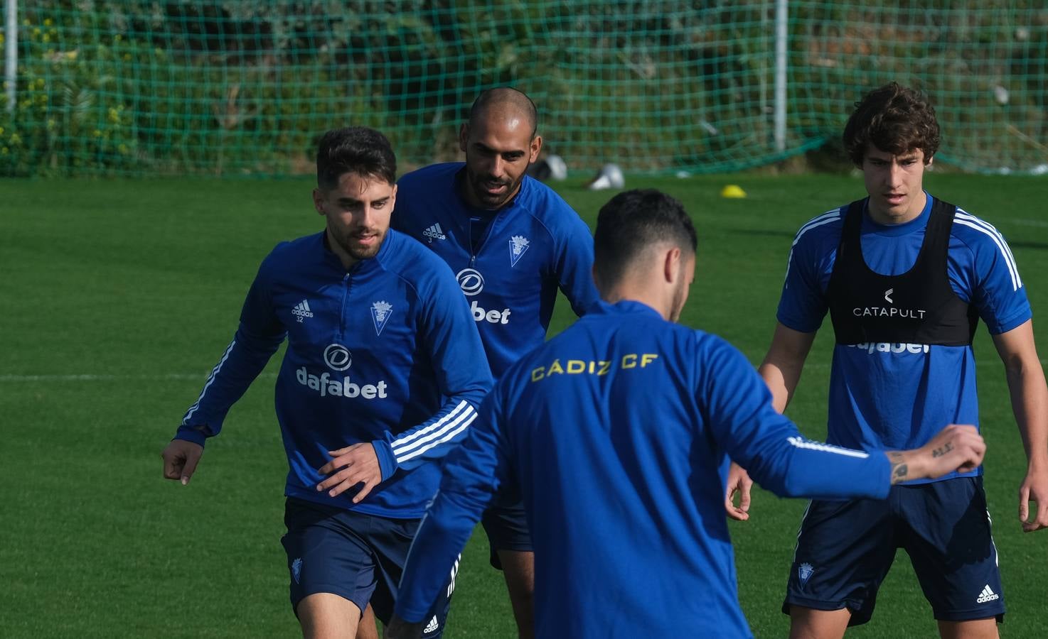 FOTOS: El Cádiz CF ya entrena con sus dos nuevos refuerzos