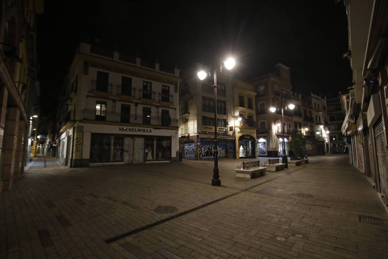 Sevilla durante el toque de queda