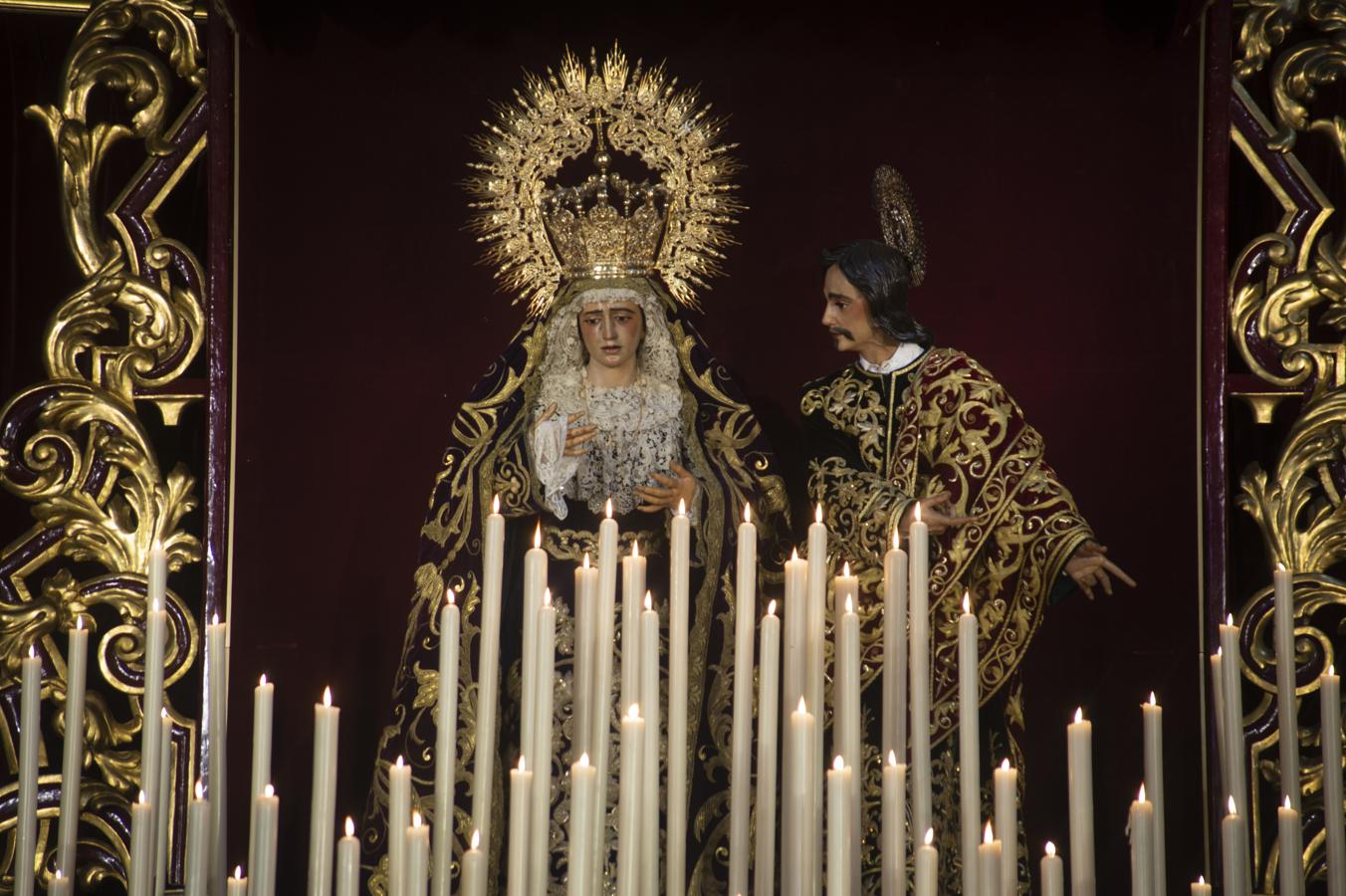 La Virgen de la Amargura, en el altar mayor de San Juan de la Palma