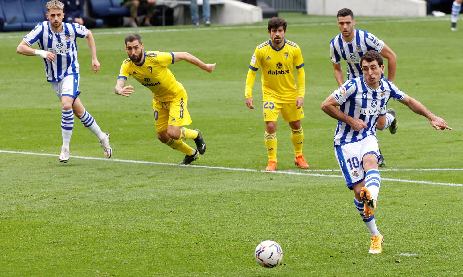 FOTOS: Las imágenes del Real Sociedad - Cádiz