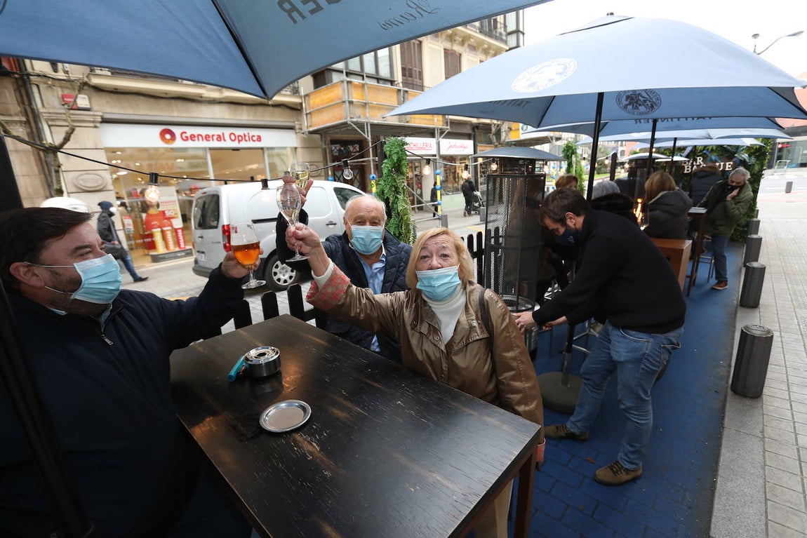 En imágenes: el día 1 de los bares vascos tras recibir el visto bueno de la Justicia