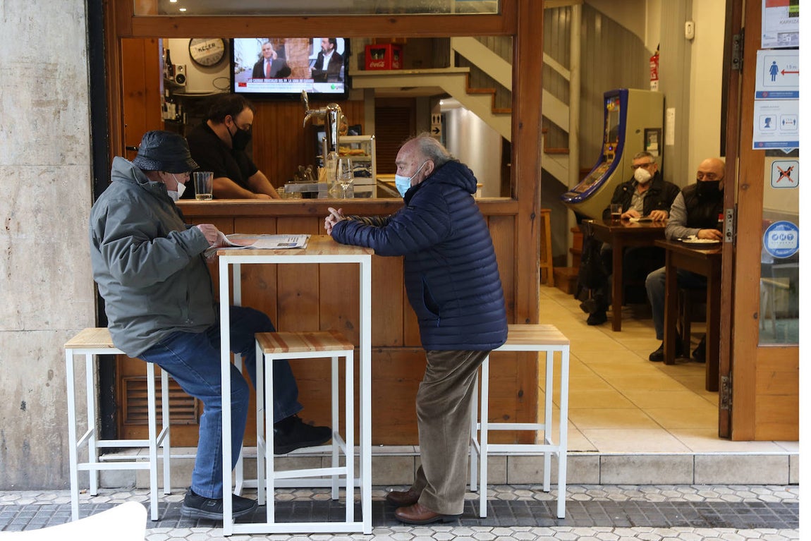 En imágenes: el día 1 de los bares vascos tras recibir el visto bueno de la Justicia