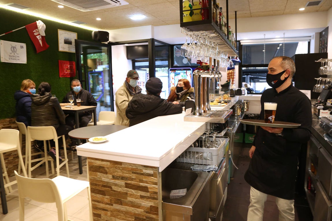 En imágenes: el día 1 de los bares vascos tras recibir el visto bueno de la Justicia