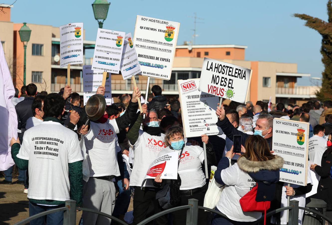 La protesta de los hosteleros en Toledo, en imágenes