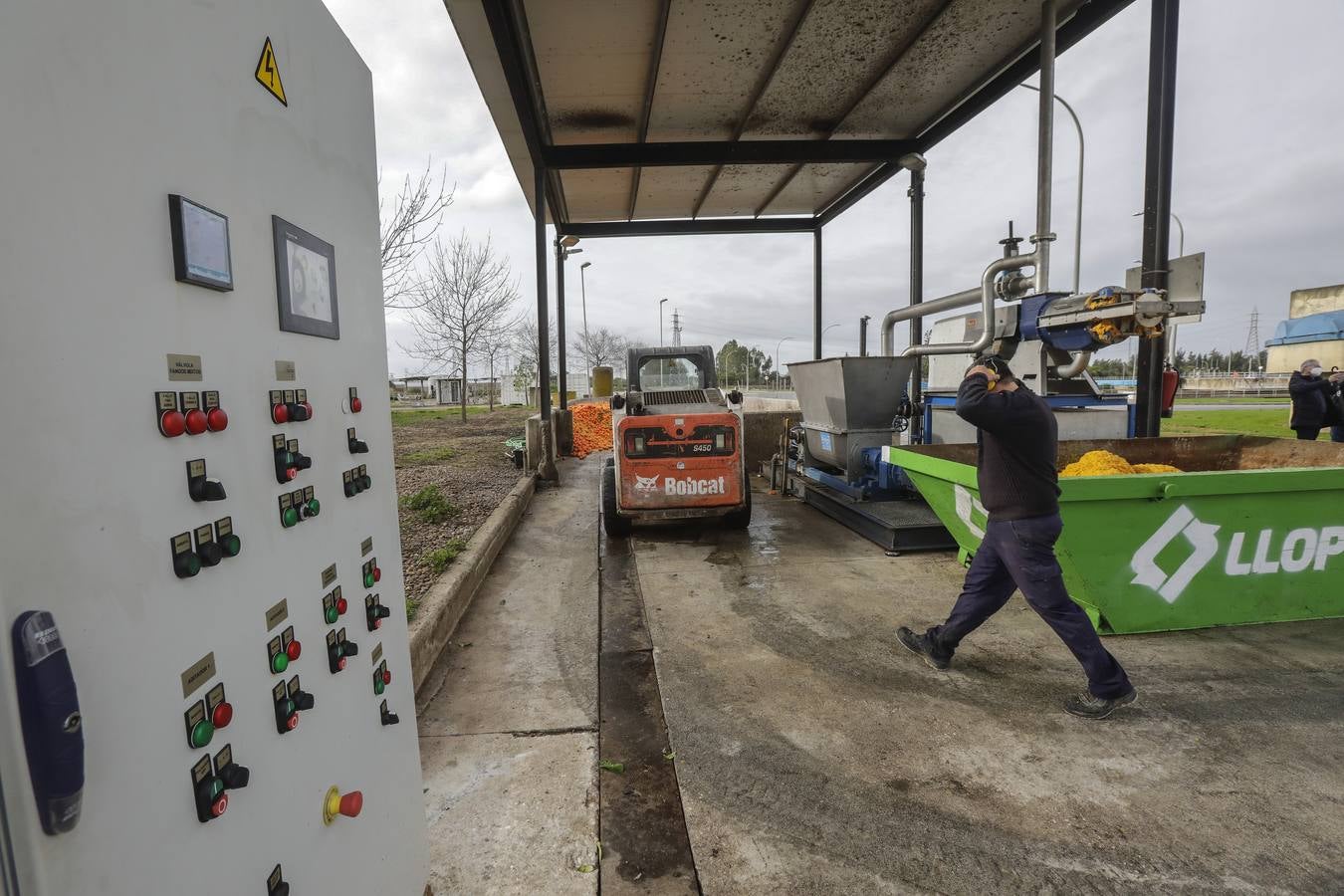 Naranjas que se convertirán en combustible en la estación El Copero