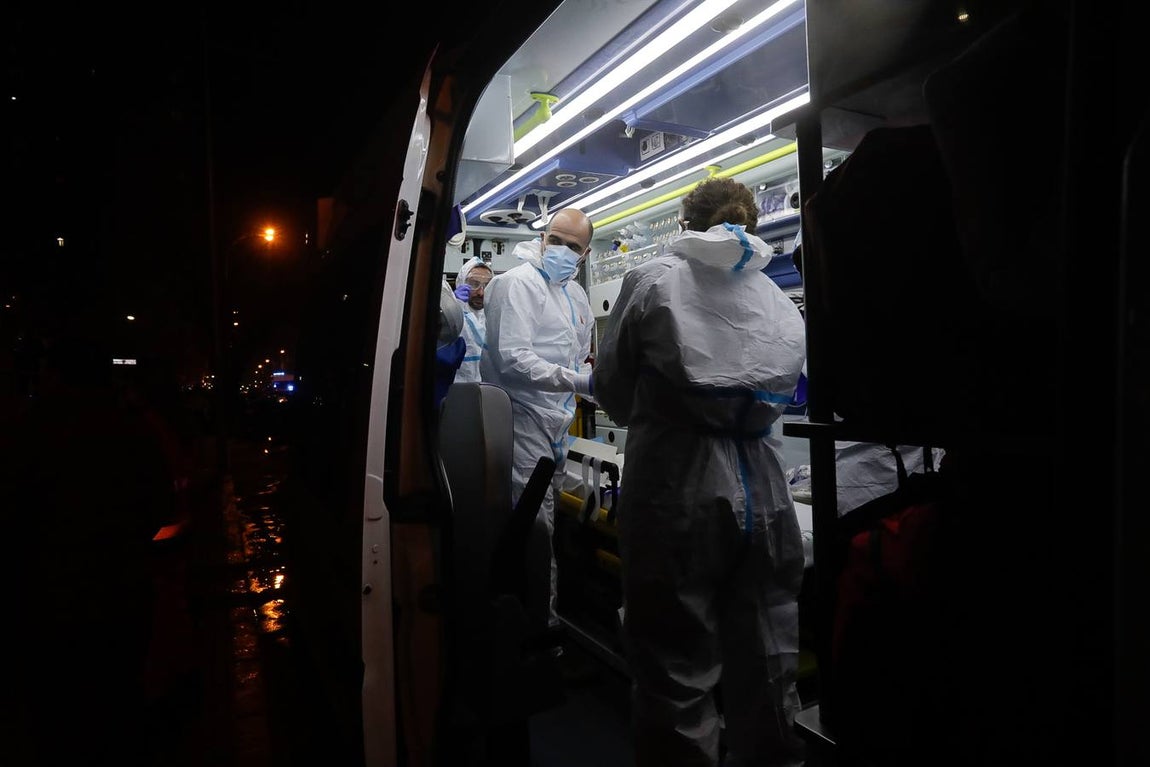 FOTOS: Así ha sido el incendio en el hospital Puerta del Mar de Cádiz