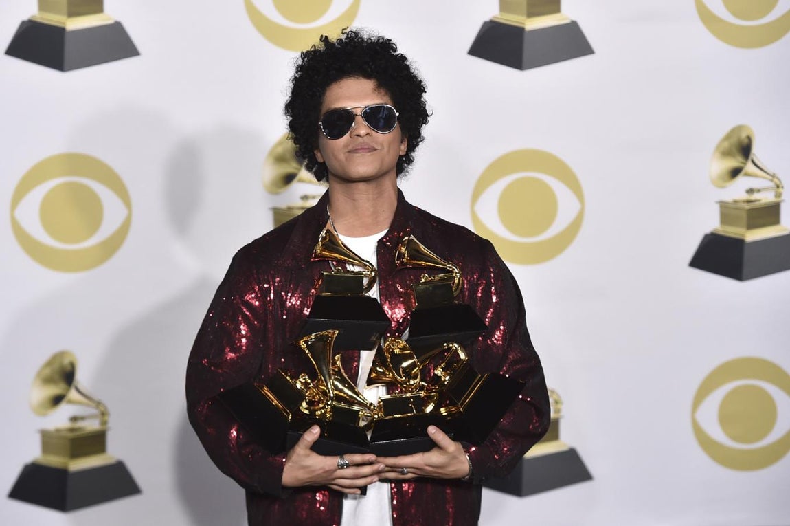 Bruno Mars confesó en una entrevista que había sido arrestado por conducir borracho y bajo el efecto de las drogas. 