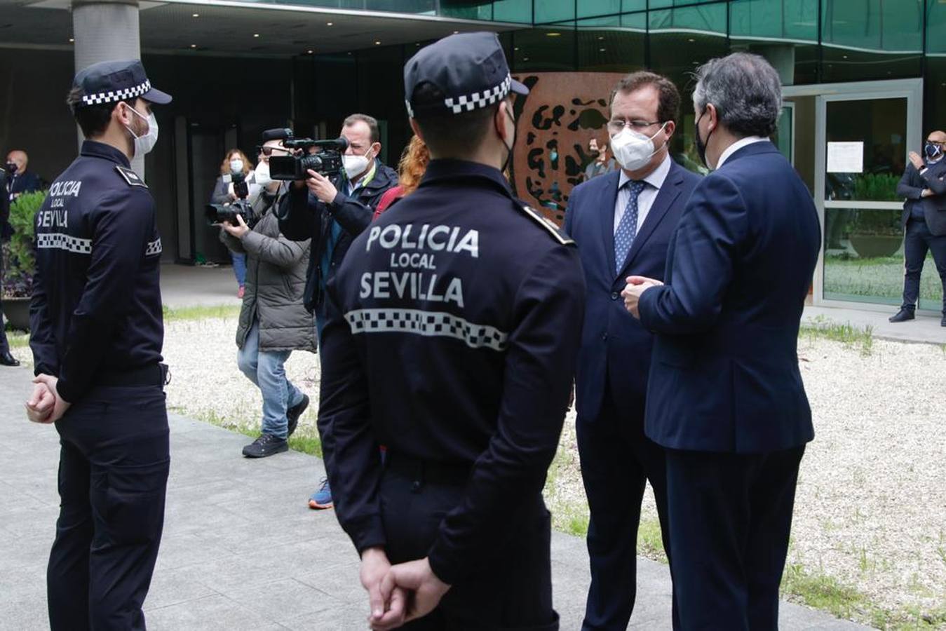 Fotogalería: Toma de posesión de los nuevos agentes de la Policía Local de Sevilla