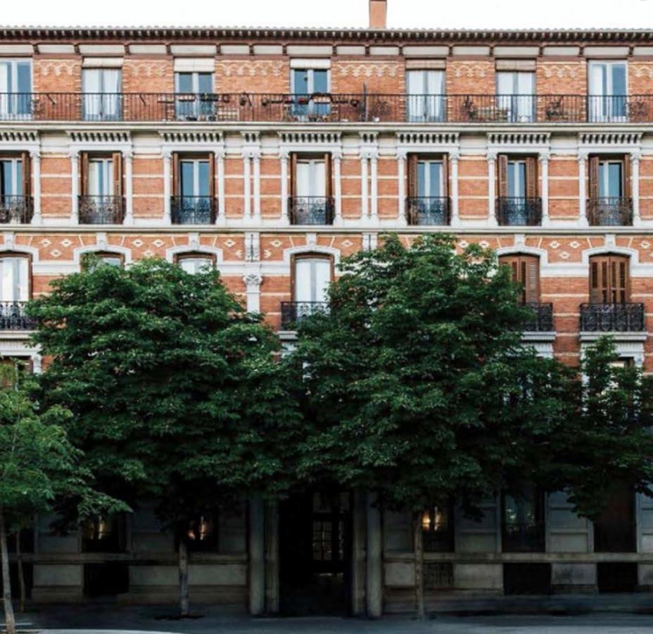 El nuevo apartamento de Marta Ortega en Madrid. La casa se encuentra en pleno centro, en la calle General Castaños, a dos pasos de la Plaza de Colón y el parque del Retiro, posee vistas al Tribunal Supremo y la Iglesia de Santa Bárbara.