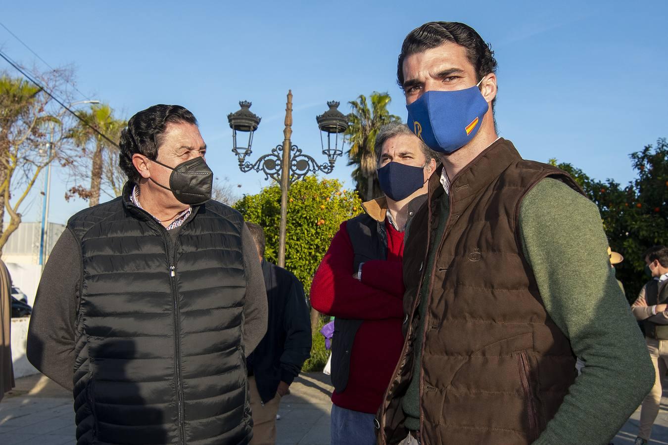 Protesta en Espartinas en defensa de la tauromaquia, en imágenes