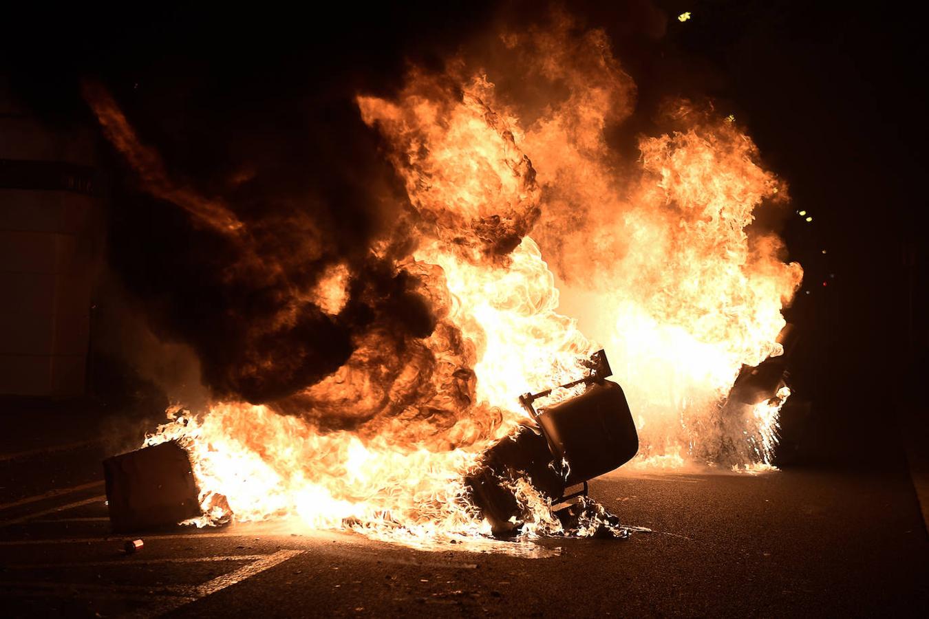 En imágenes: violencia y disturbios en Barcelona en una manifestación en contra de la entrada en prisión de Pablo Hasel