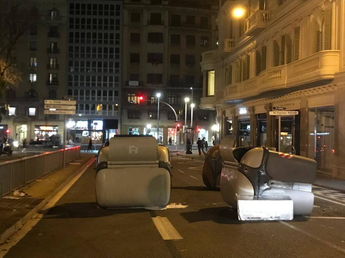 En imágenes: violencia y disturbios en Barcelona en una manifestación en contra de la entrada en prisión de Pablo Hasel