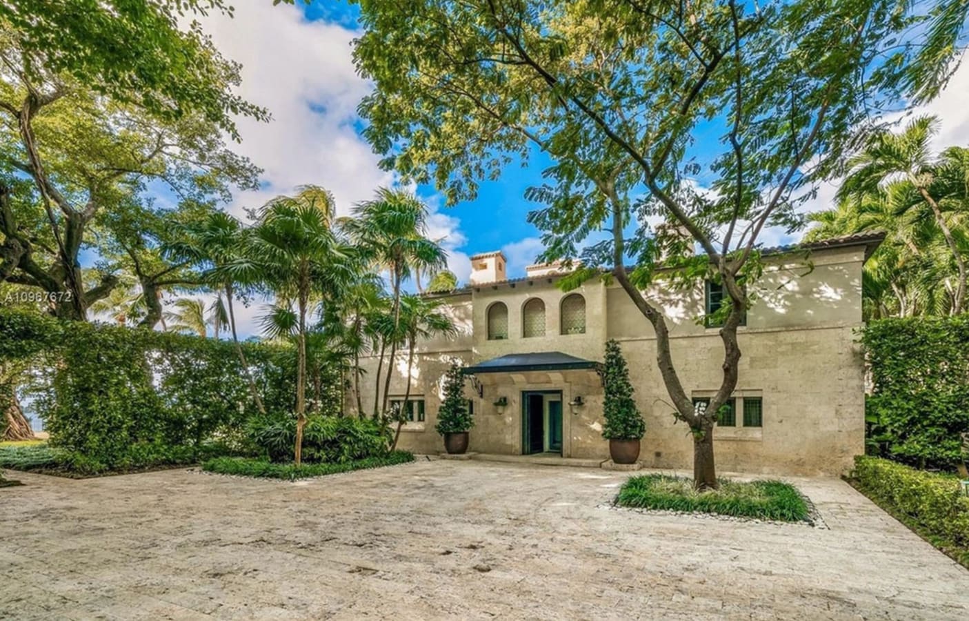 Phil Collins vende su polémica mansión en Miami Beach por 32,6 millones de euros