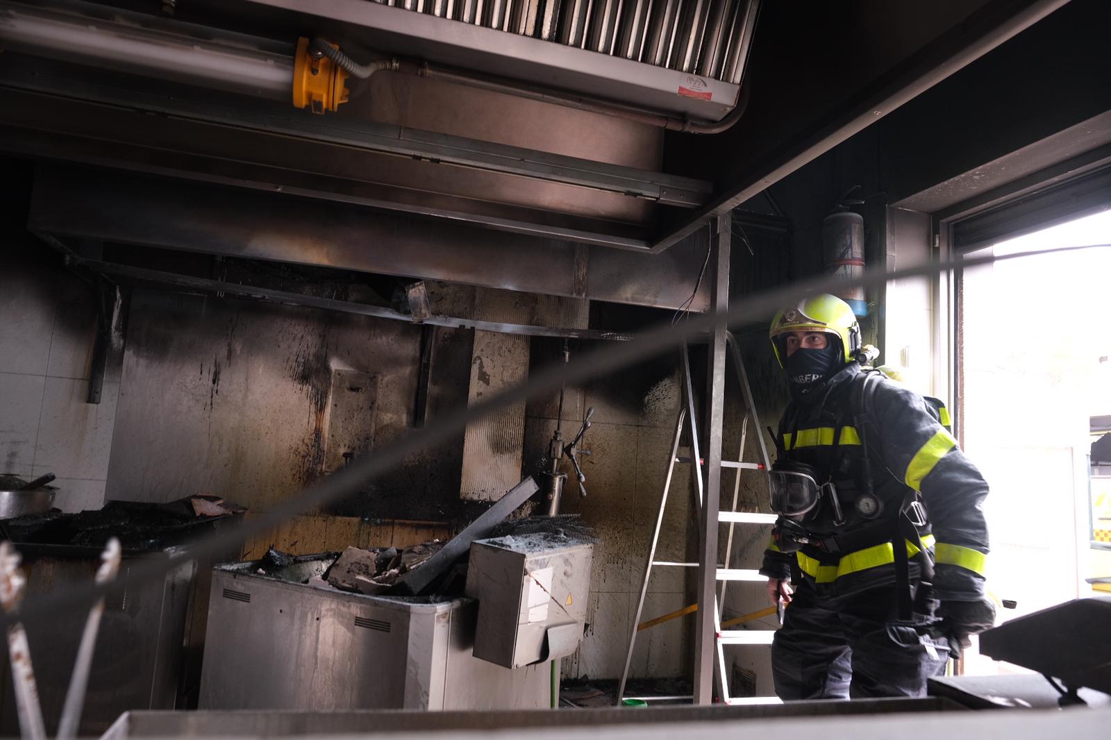 Incendio en la cocina de un bar en Segunda Aguada en Cádiz