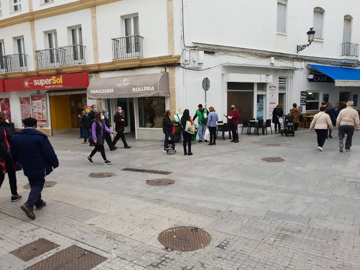 Fotos: Chiclana recupera su actividad comercial tras dos semanas de parón