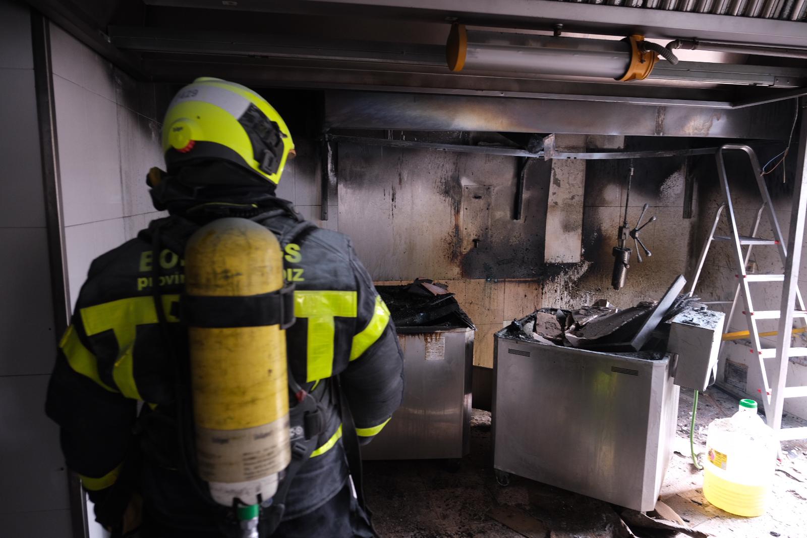 Incendio en la cocina de un bar en Segunda Aguada en Cádiz