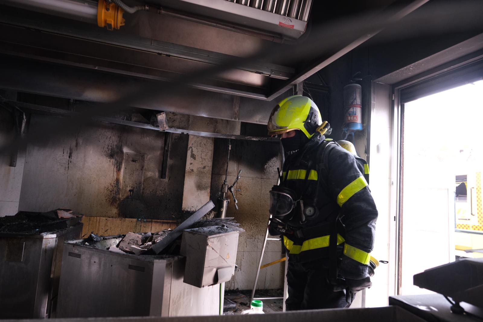 Incendio en la cocina de un bar en Segunda Aguada en Cádiz