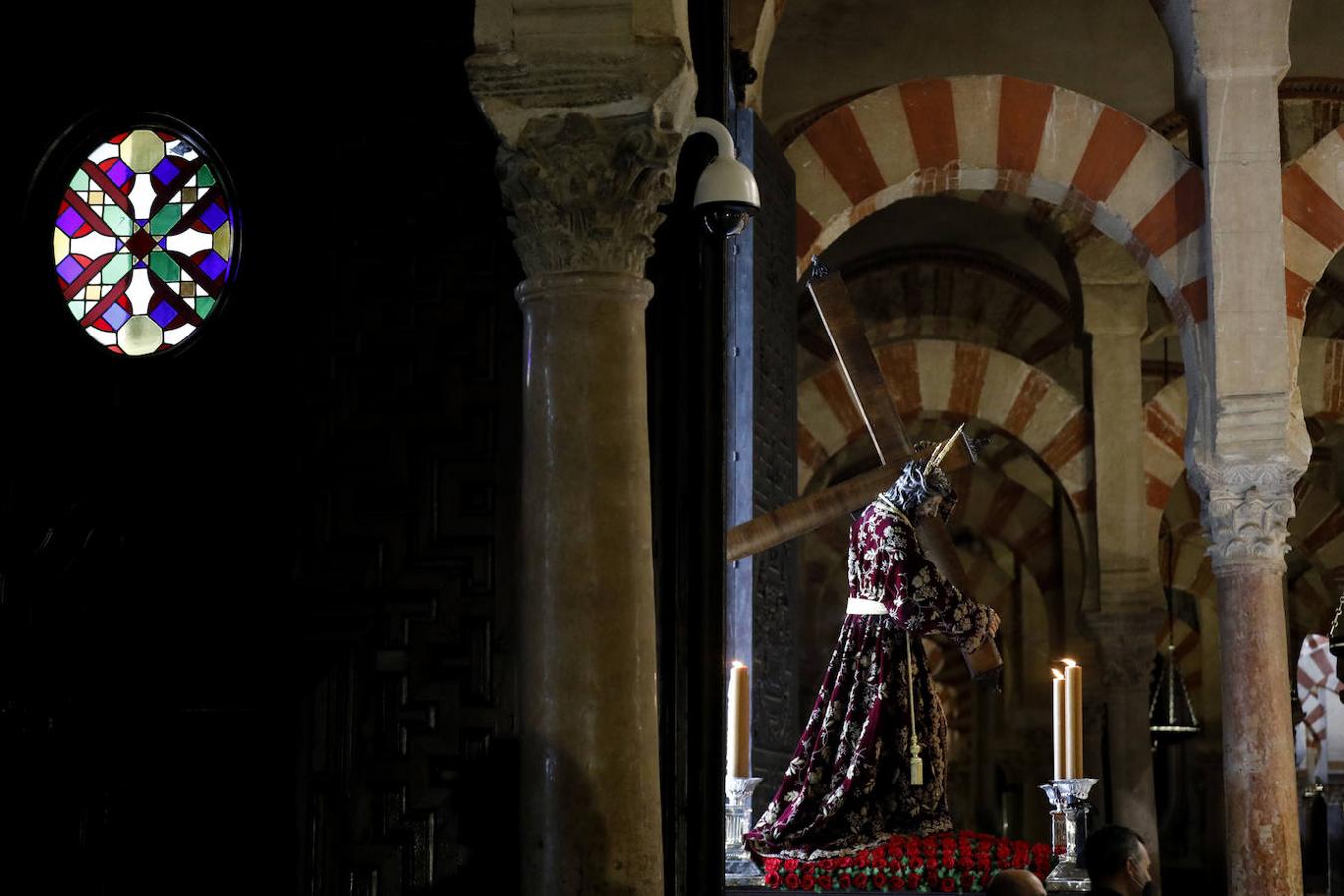 El Vía Crucis de las cofradías de Córdoba, en imágenes