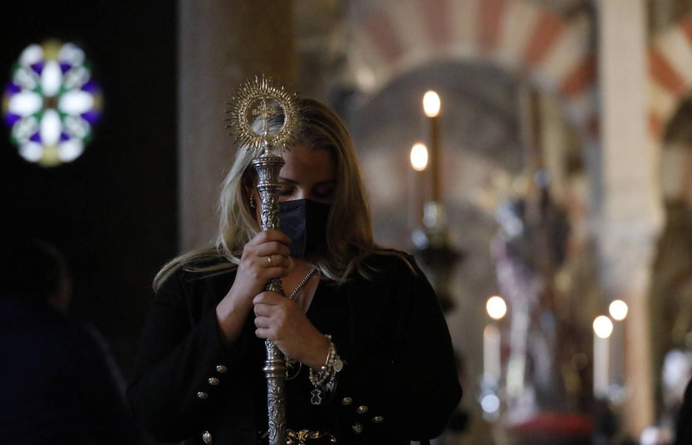 El Vía Crucis de las cofradías de Córdoba, en imágenes