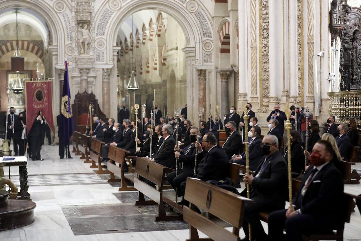 El Vía Crucis de las cofradías de Córdoba, en imágenes