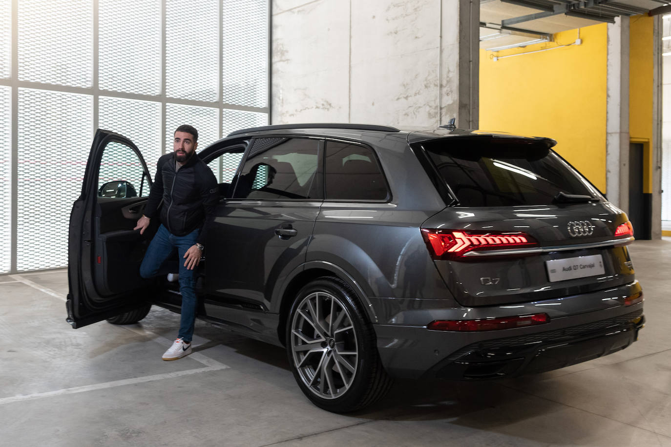 Galería: derroche de CV en los nuevos &#039;coches oficiales&#039; del Real Madrid