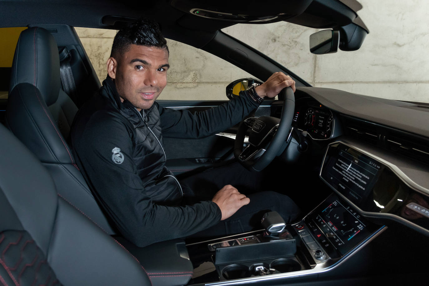 Galería: derroche de CV en los nuevos &#039;coches oficiales&#039; del Real Madrid