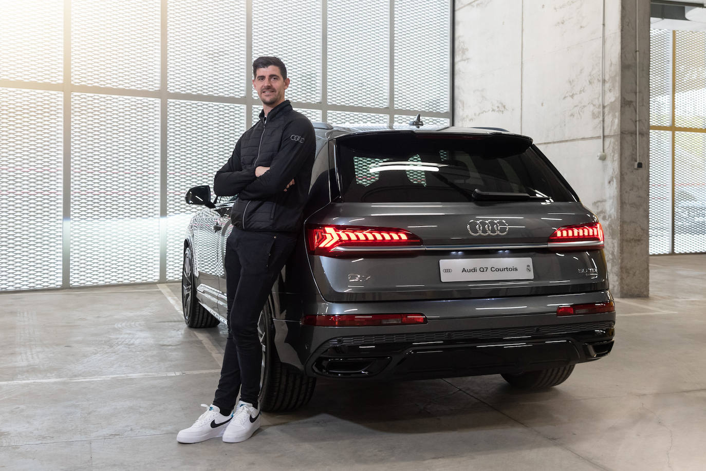 Galería: derroche de CV en los nuevos &#039;coches oficiales&#039; del Real Madrid