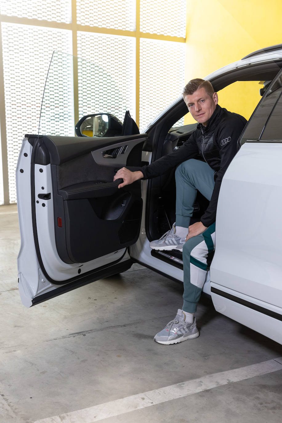 Galería: derroche de CV en los nuevos &#039;coches oficiales&#039; del Real Madrid