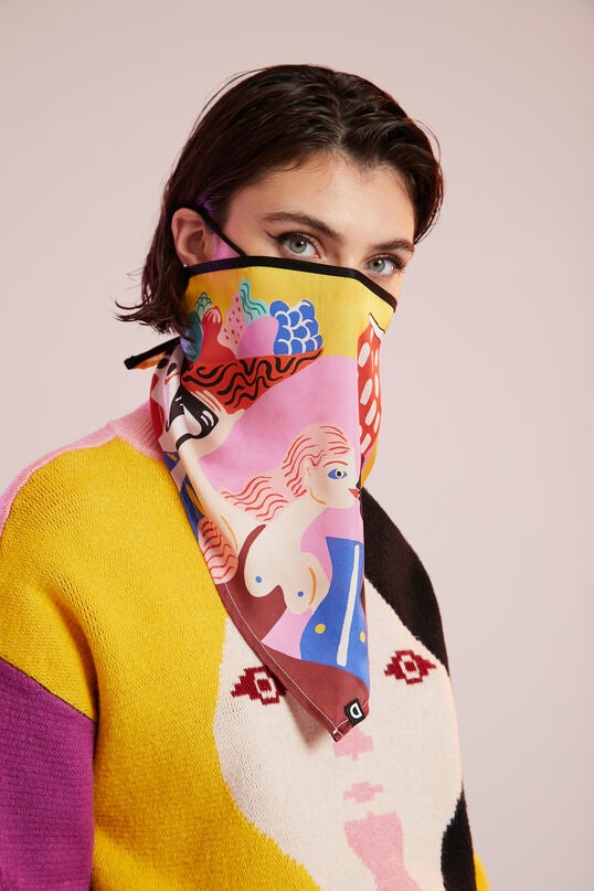 Cubre-mascarillas de Miranda Makaroff para Desigual (9,95€)