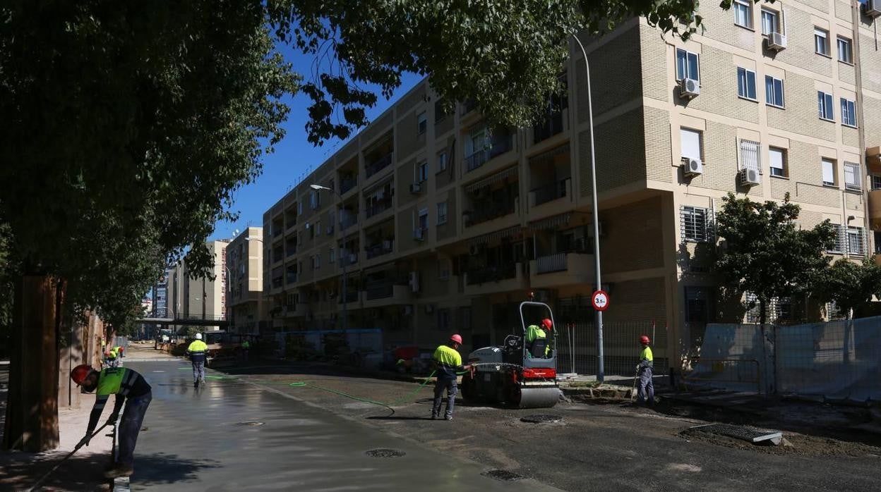 El alcalde visita las obras de Ronda de los Tejares