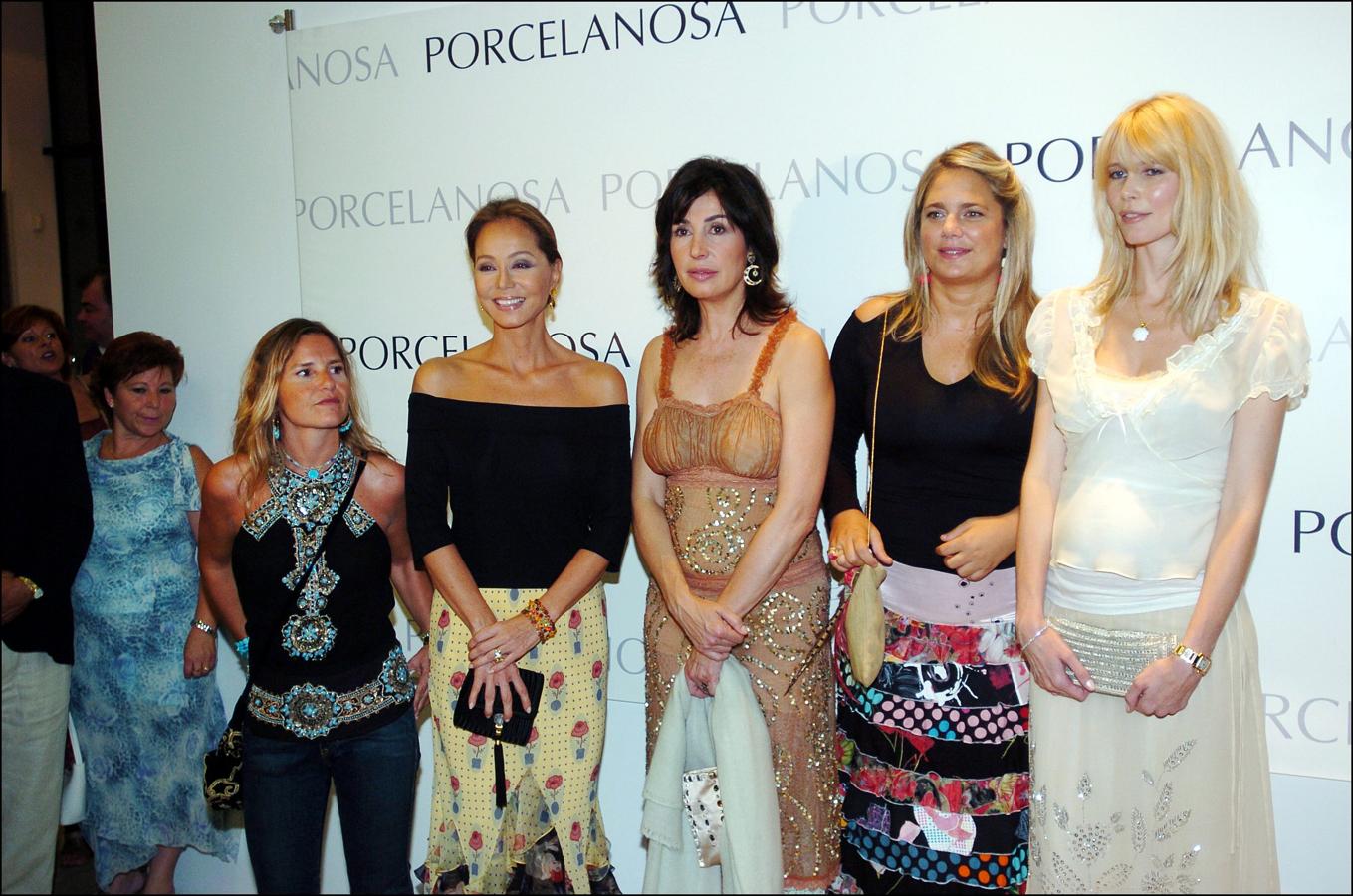 Inauguración de una tienda en Ibiza con Eugenia Martínez de Irujo, Isabel Preysler y Isabel Sartorius. 