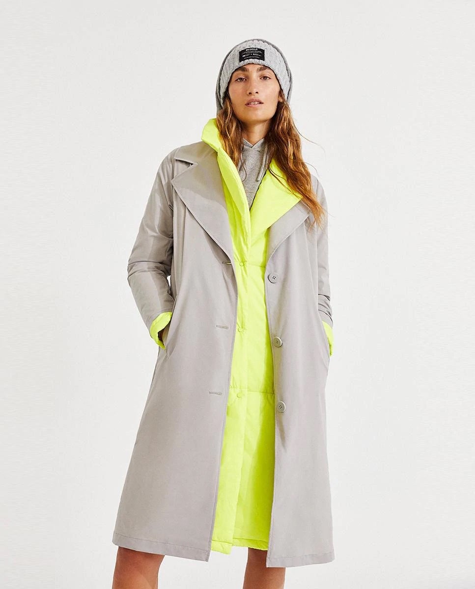 Gabardina en color gris impermeable de Ecoalf (precio: 241,50€ / antes: 344,99€)