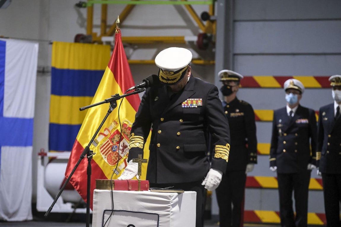 En imágenes: La toma de posesión del nuevo Almirante de la Flota a bordo del Juan Carlos I