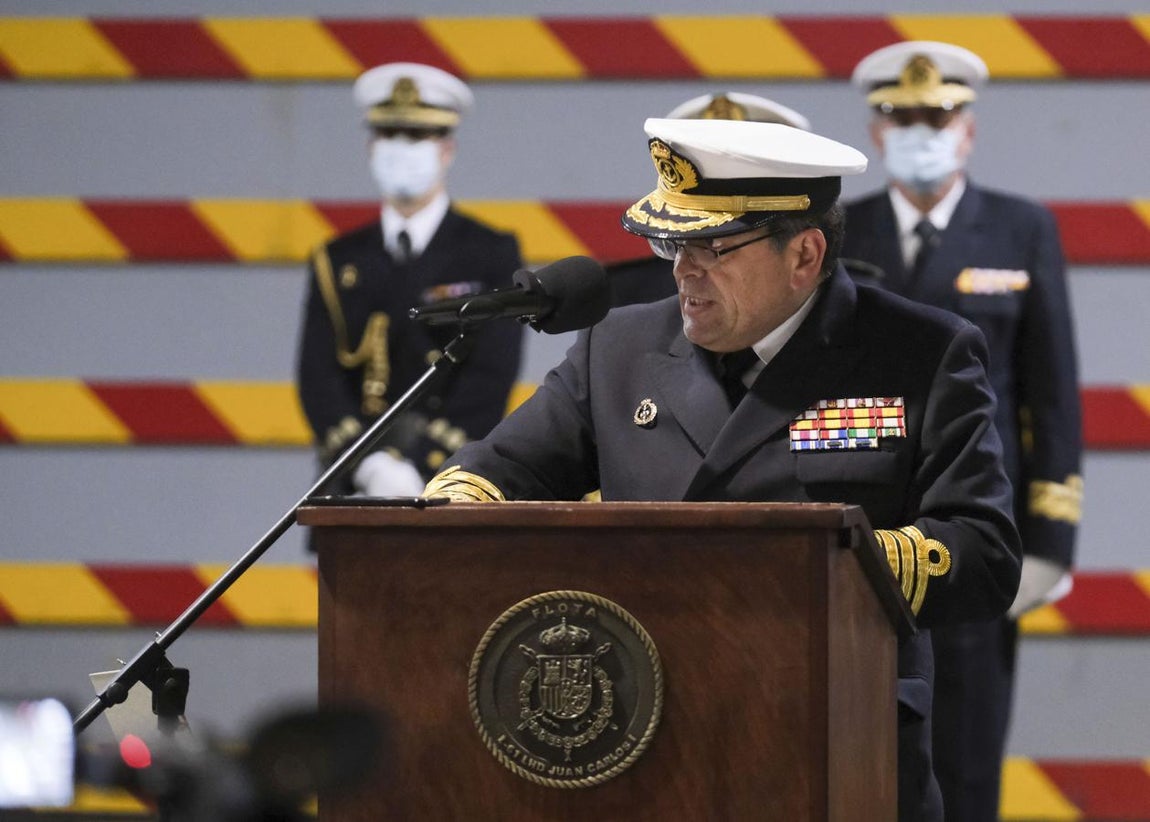 En imágenes: La toma de posesión del nuevo Almirante de la Flota a bordo del Juan Carlos I