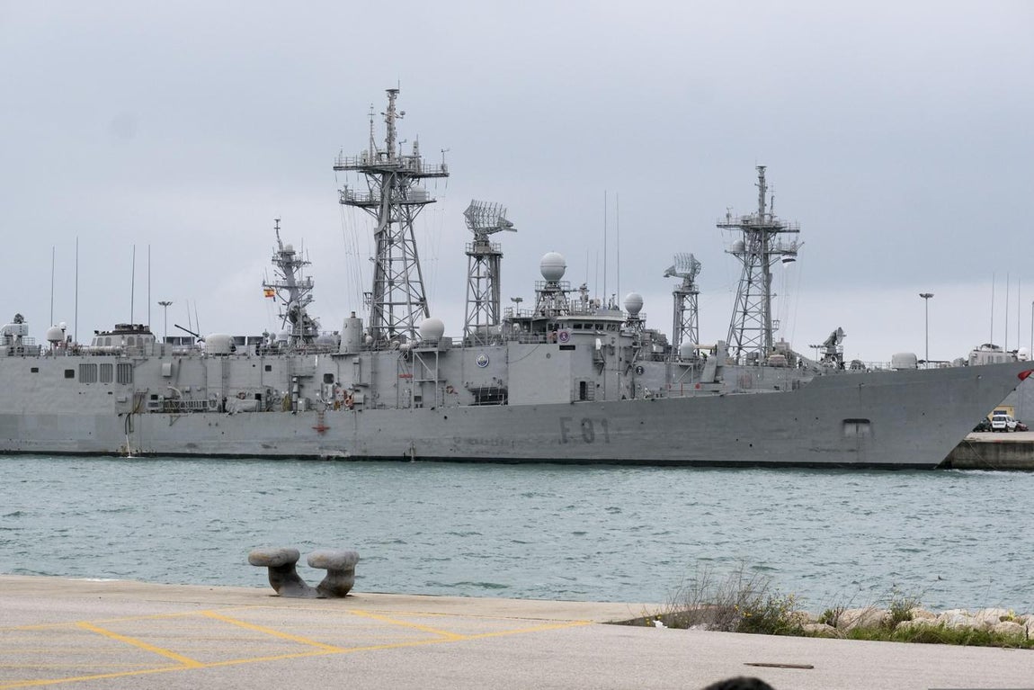 En imágenes: La toma de posesión del nuevo Almirante de la Flota a bordo del Juan Carlos I