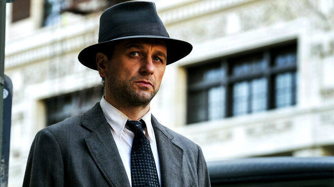 Matthew Rhys. Candidato a mejor actor dramático en televisión por 'Perry Mason'