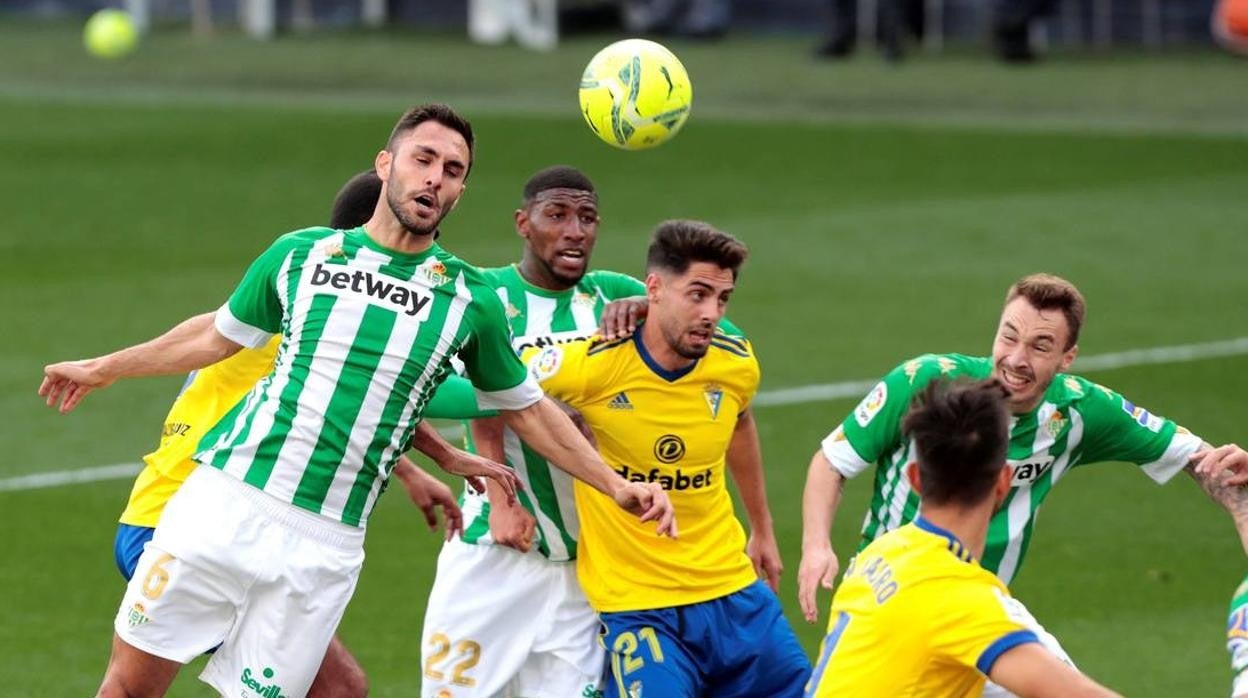 En imágenes, el partido entre el Cádiz y el Betis