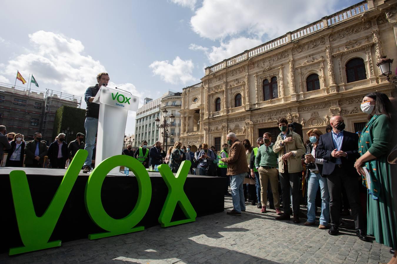 En imágenes, acto de Vox en la Plaza de San Francisco de Sevilla