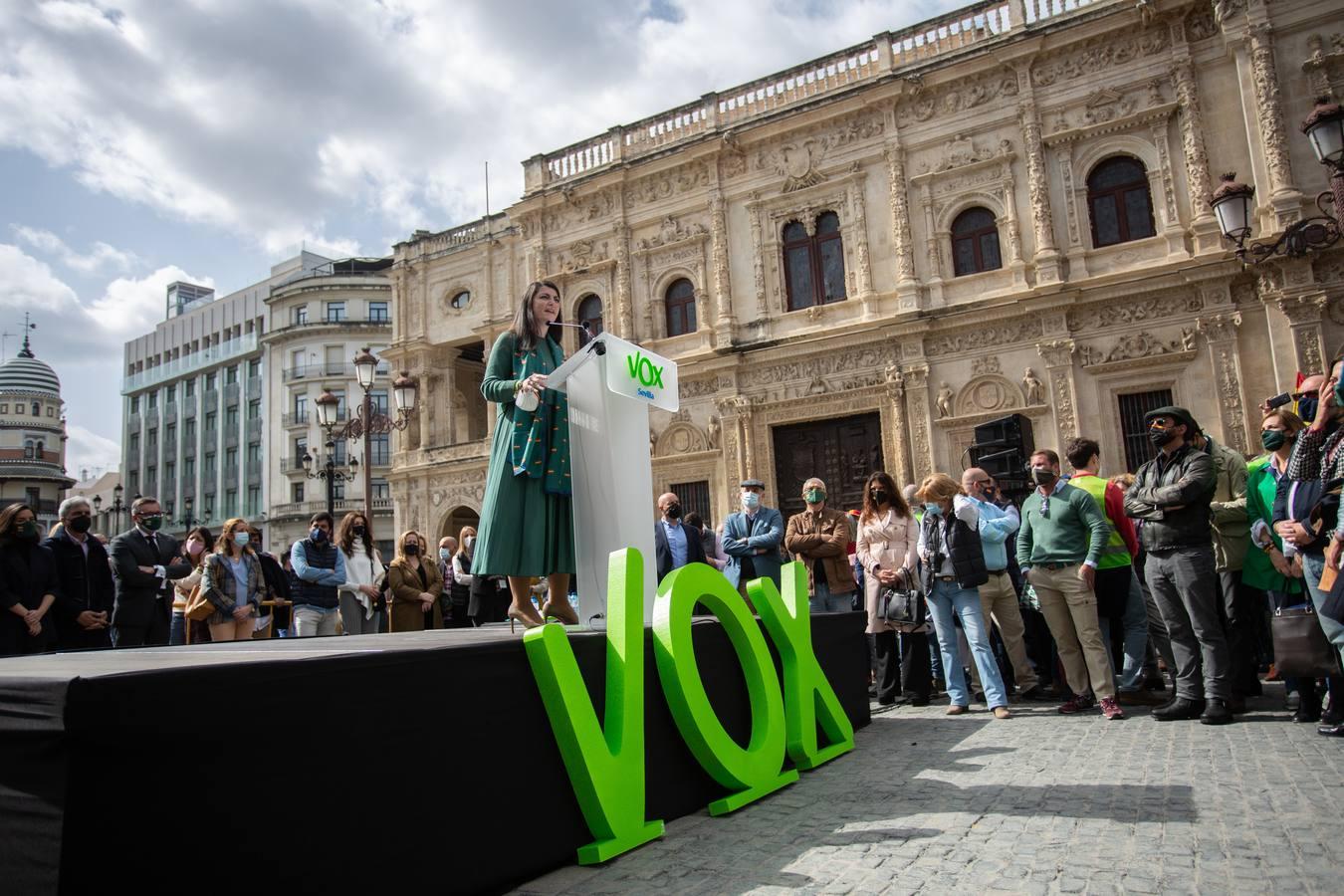 En imágenes, acto de Vox en la Plaza de San Francisco de Sevilla