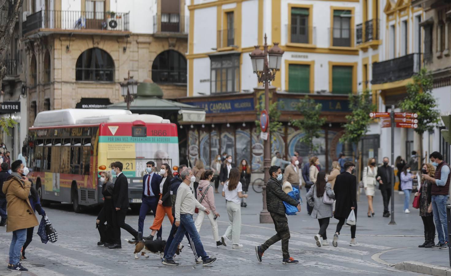 Las buenas temperaturas del puente del Día de Andalucía invitan a los paseos por Sevilla