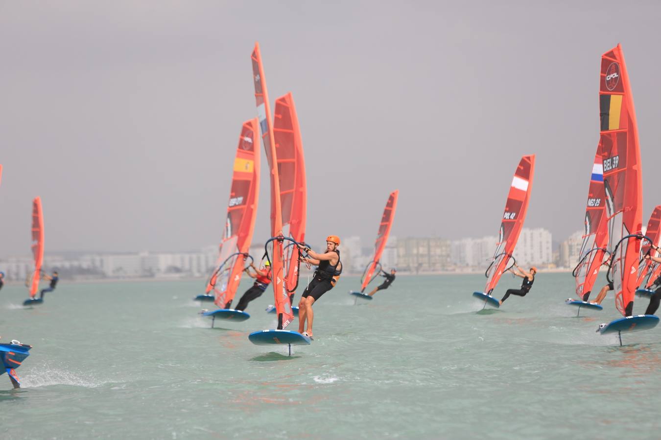 FOTOS: La Semana Olímpica Andaluza de vela, en la Bahía de Cádiz