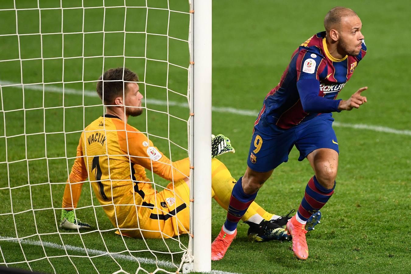 En imágenes, la vuelta de semifinales de la Copa del Rey entre el Barcelona y el Sevilla