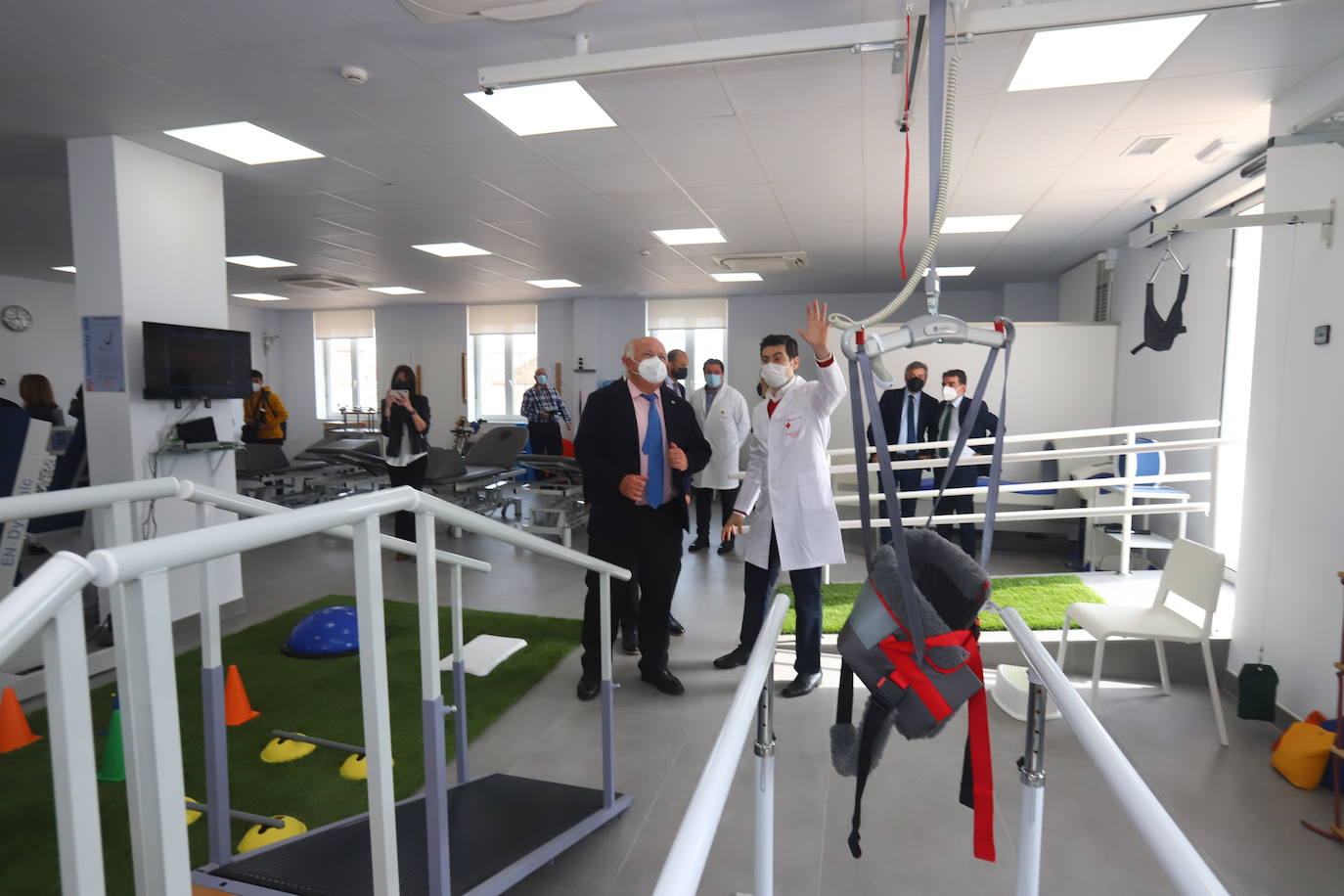 La inauguración del Instituto de Neurociencias de Cruz Roja en Córdoba, en imágenes