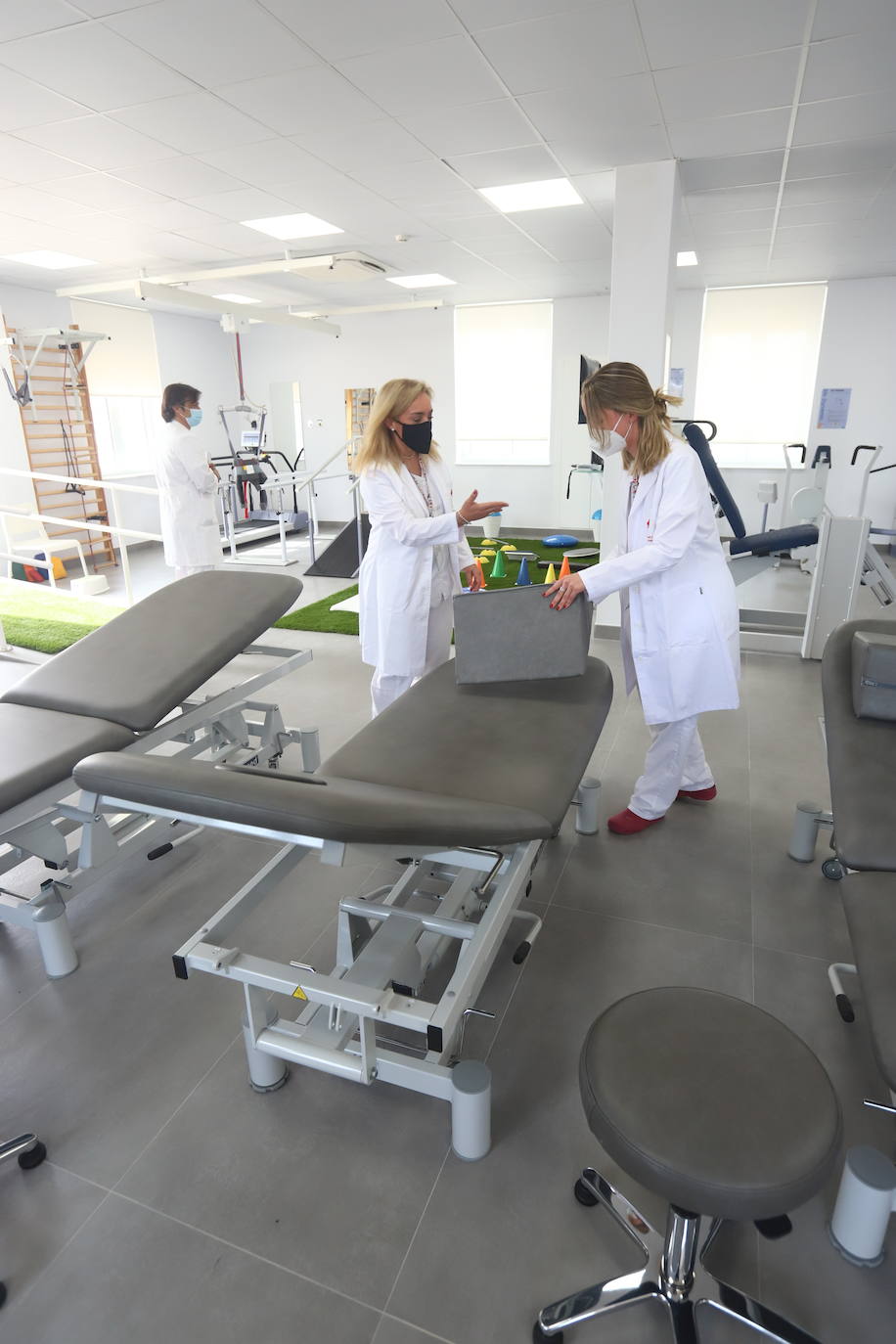 La inauguración del Instituto de Neurociencias de Cruz Roja en Córdoba, en imágenes