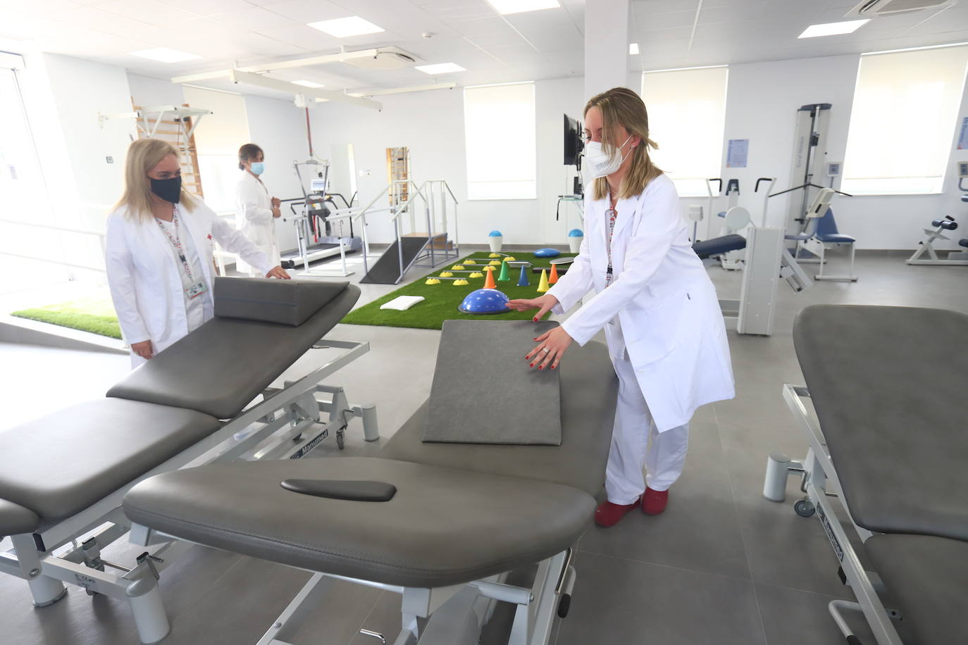 La inauguración del Instituto de Neurociencias de Cruz Roja en Córdoba, en imágenes