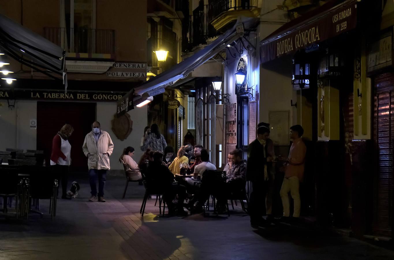 Fotogalería: bares y comercios de Sevilla disfrutan de los nuevos horarios