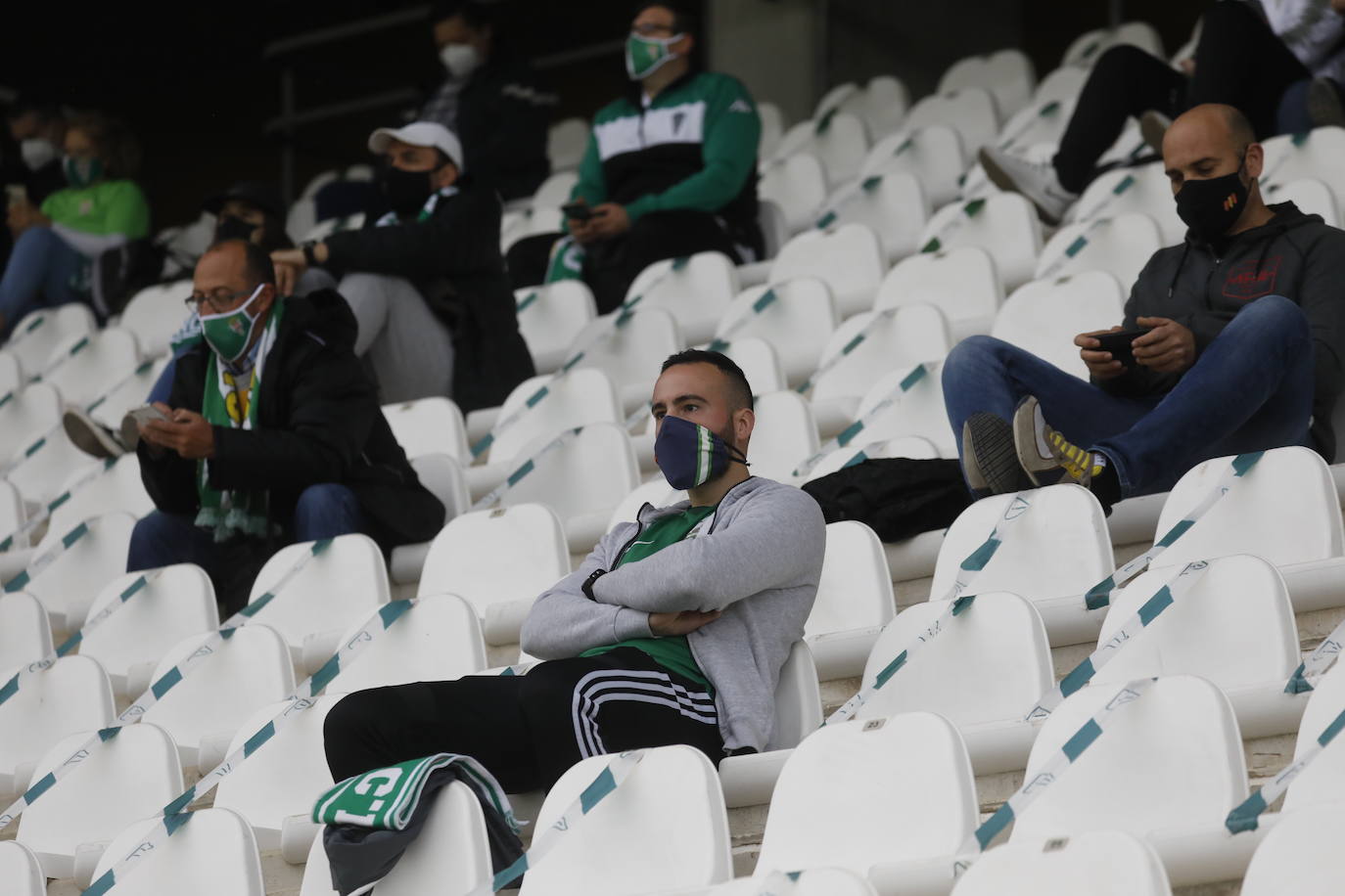 La vuelta del público en el Córdoba CF - Real Murcia, en imágenes