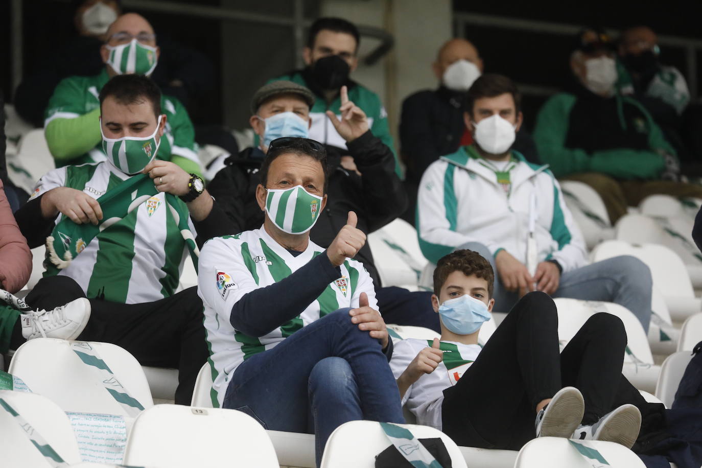 La vuelta del público en el Córdoba CF - Real Murcia, en imágenes